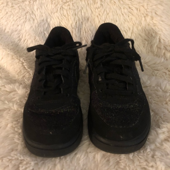 girls black air force ones